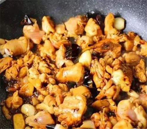 美食DIY-超簡單的家常黃燜雞做法，給你不一樣的舌尖驚喜  