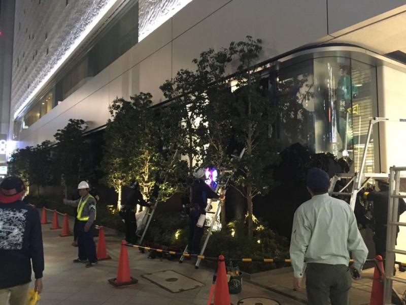 蘋果悄咪咪的開了一家「城市廣場」店，LOGO一股夜店風讓人摸!!