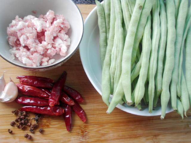 四季豆是餐桌上的家常菜，但這2種做法最易中毒，千萬要小心
