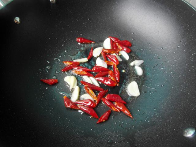 四季豆是餐桌上的家常菜，但這2種做法最易中毒，千萬要小心
