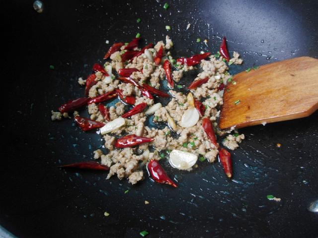 四季豆是餐桌上的家常菜，但這2種做法最易中毒，千萬要小心