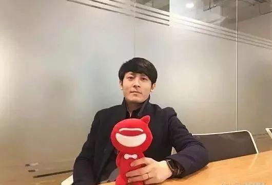 3坪破房「要在床上小便」小到無法住人！設計師巧手改造「2房1衛+1廳1廚」住一家3口剛好～