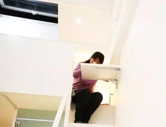 3坪破房「要在床上小便」小到無法住人！設計師巧手改造「2房1衛+1廳1廚」住一家3口剛好～