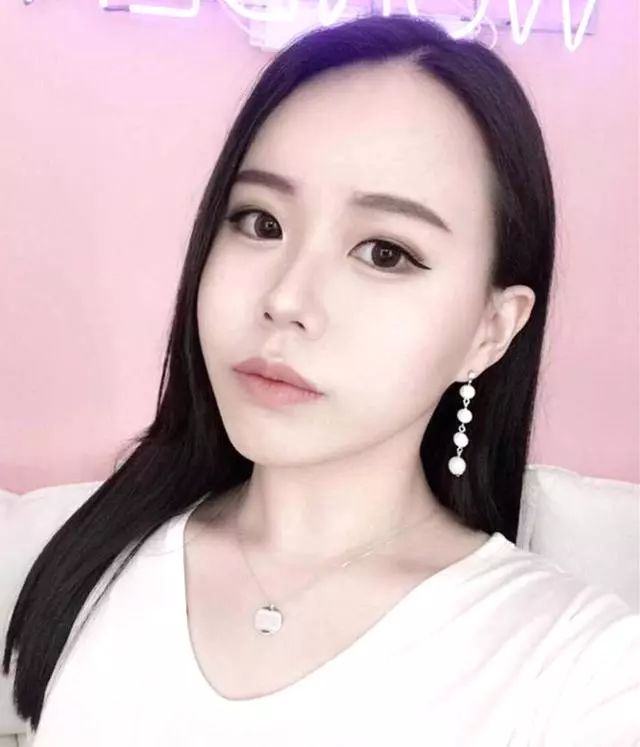 她被渣男劈腿後狠心瘦下半個自己，「絕世美顏」讓渣男瘋狂求復合!!