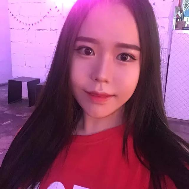 她被渣男劈腿後狠心瘦下半個自己，「絕世美顏」讓渣男瘋狂求復合!!