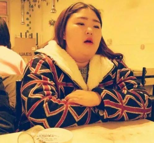 她被渣男劈腿後狠心瘦下半個自己，「絕世美顏」讓渣男瘋狂求復合!!