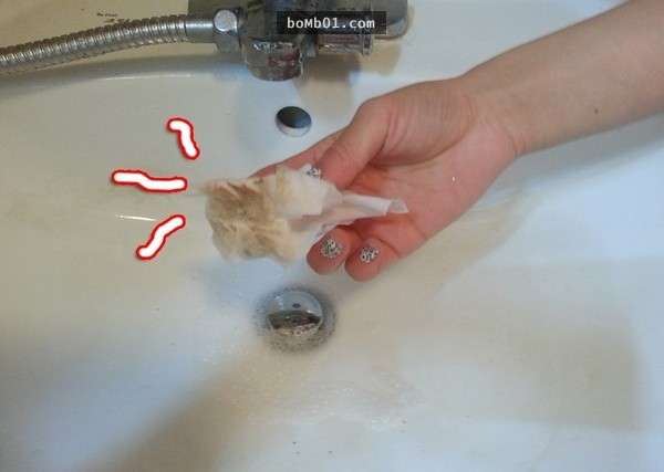 你一定不知道原來洗髮精可以用來清潔洗手台，看到成果之後我忍不住馬上衝去廁所試試。