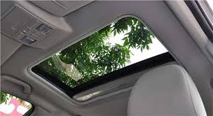 你知道「汽車天窗」的神奇功用嗎？單純「擺著好看」真的是太暴殄天物了！