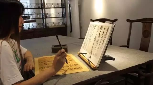 這樣臨帖，效果更好！