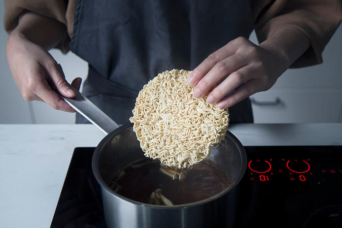 「沒有垃圾食品，只有垃圾吃法」 即食麵也可以吃得健康