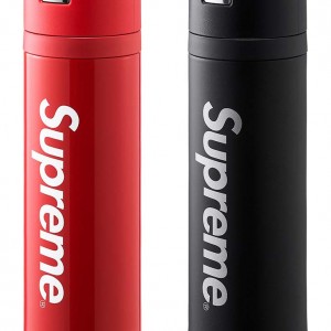 特別企劃 │ 裝一箱直接登機飛出國吧！在與 RIMOWA 聯名行李箱釋出前，Supreme 早就幫你備好一整套登機小物！
