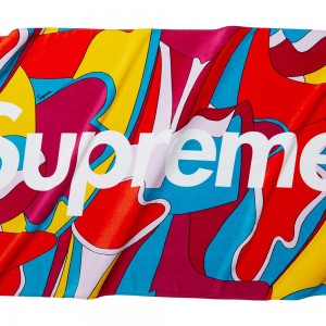 特別企劃 │ 裝一箱直接登機飛出國吧！在與 RIMOWA 聯名行李箱釋出前，Supreme 早就幫你備好一整套登機小物！