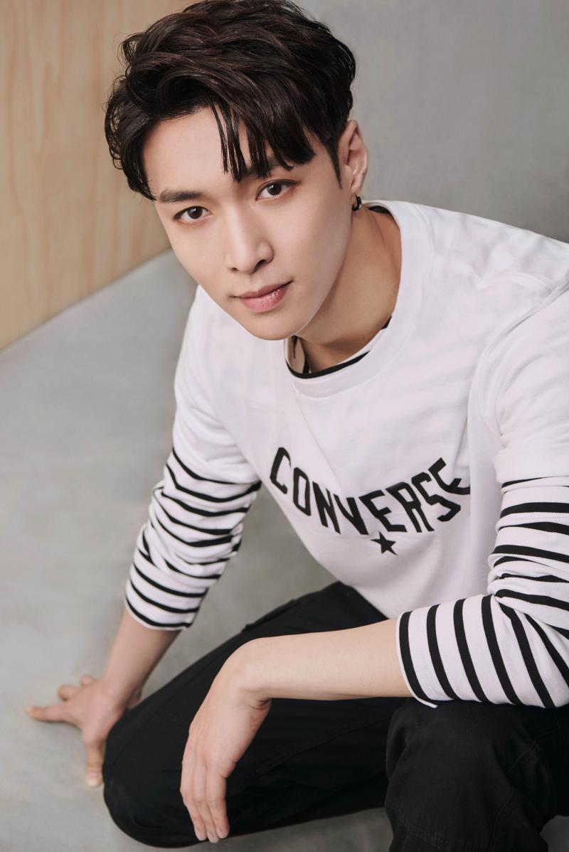 Converse 回歸經典本質！張藝興、歐陽娜娜堅持只用 Chuck』70 細節說話！