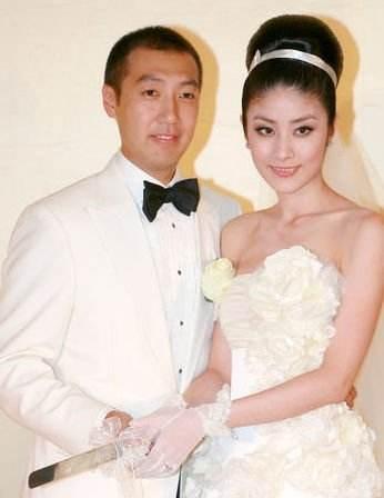 45歲陳慧琳越來越年輕；已育有兩個兒子，弟弟陳司翰發福成這樣