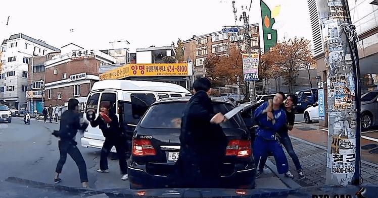 行車紀錄器直擊「黑道攔車暴行」！ 看到最後「真相」讓人超級無言！（圖+影）