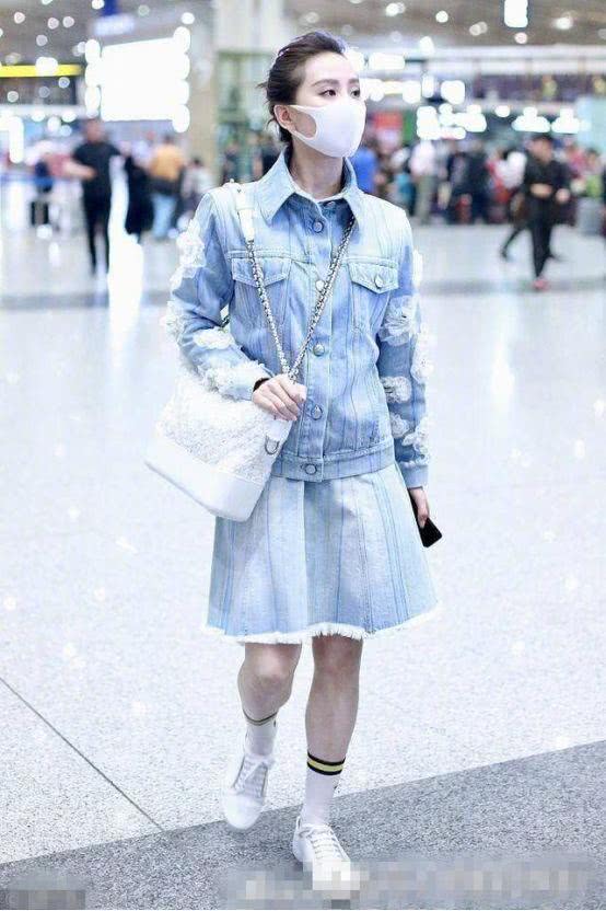 劉詩詩穿了十萬塊的行頭現身機場，卻被網友吐槽難看