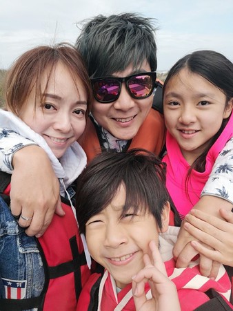 王仁甫女兒超正！12歲就長成女神樣+模特兒長腿❤每天還收到一堆情信被表白！