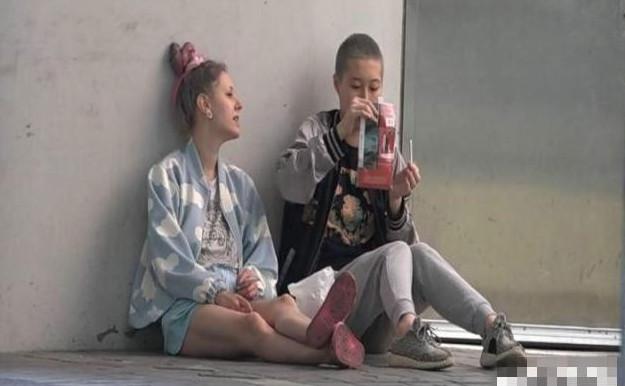 吳卓林走投無路認成龍作父親，房祖名發了條信息要教成龍做人？