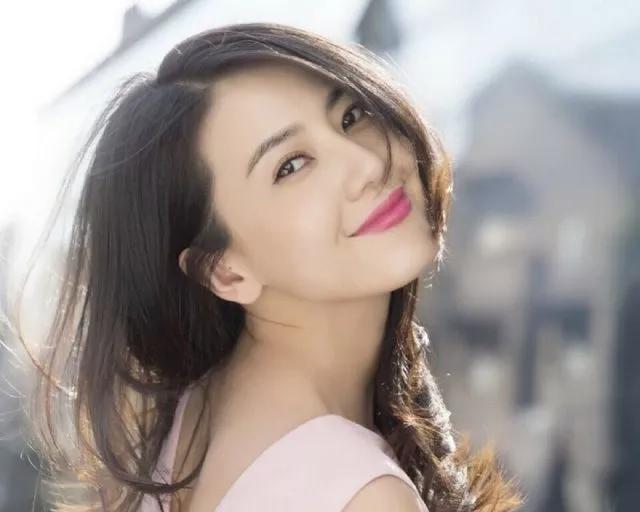 最美的10位純天然女星，劉亦菲只能排第5，第1實至名歸！