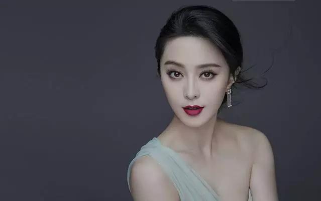 最美的10位純天然女星，劉亦菲只能排第5，第1實至名歸！