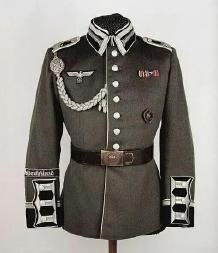 為什麼納粹的軍服都那麼帥？...原來背後「設計師」竟是他！ 網：那不是超貴的牌子嗎！