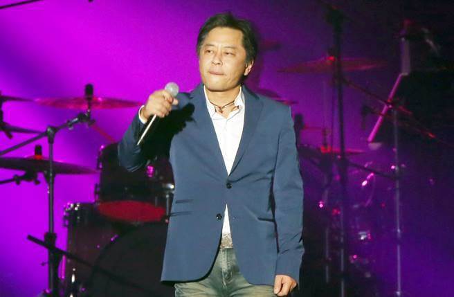 歌壇浪子王傑宣布「退出歌壇」！當年「被下藥弄壞嗓子」他終於痛心說出真相：「我知道他是誰...」