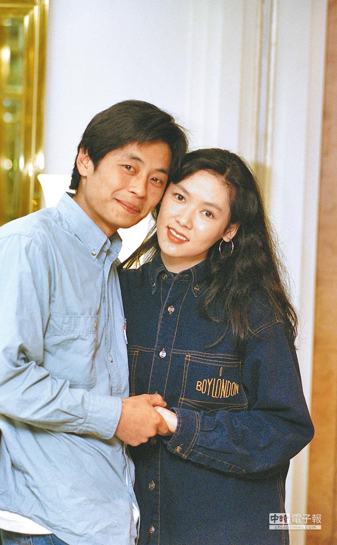 歌壇浪子王傑宣布「退出歌壇」！當年「被下藥弄壞嗓子」他終於痛心說出真相：「我知道他是誰...」