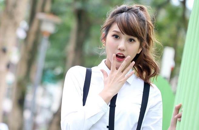 掰掰崩壞肉包臉？ 四葉草「新造型」曝光 ...竟然激似日本人氣女星？！ 網：戀愛惹！
