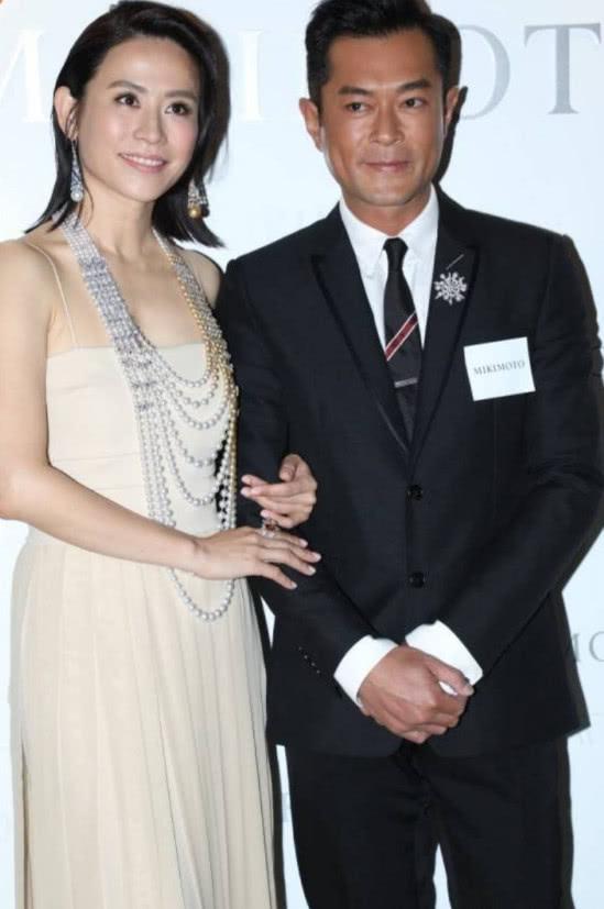 古天樂宣萱攜手出席活動，宣萱九個字暴露古天樂感情狀態