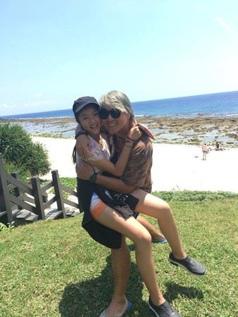 王仁甫女兒12歲長成女神穿短褲秀模特逆天長腿