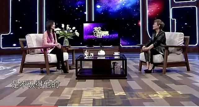 張庭送孩子上學，老公竟被老師當成女兒爺爺！張庭反應絕了！