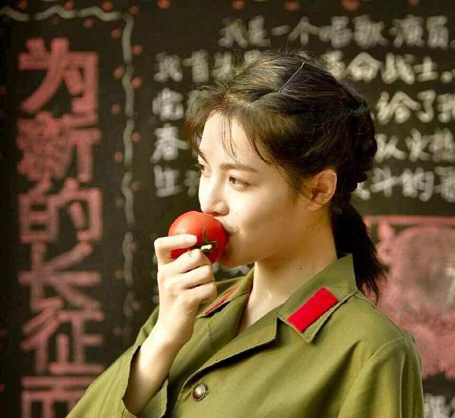 鍾楚曦手撕Angelababy坑李晨，惹怒范冰冰：這樣的她紅不了多久！