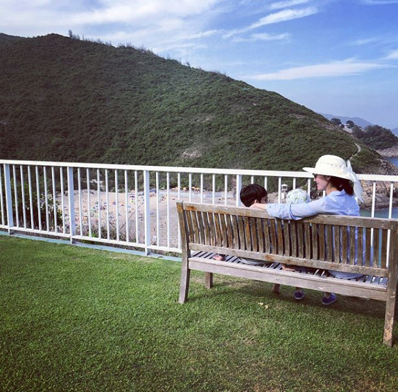 大美女李嘉欣27億豪宅大曝光！無敵大海景+草地大到像公園將，好奢華啊~