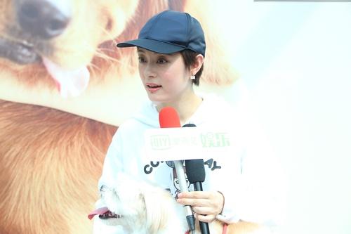 17歲楊冪和21歲孫儷合照曝光超驚艷，扎雙馬尾簡直就是仙女下凡啊