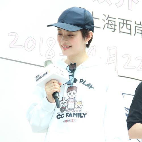17歲楊冪和21歲孫儷合照曝光超驚艷，扎雙馬尾簡直就是仙女下凡啊