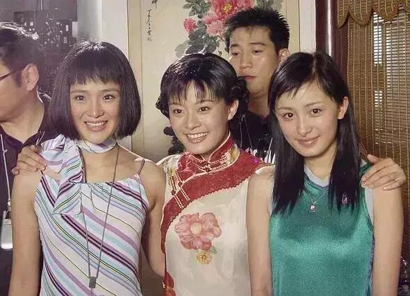 17歲楊冪和21歲孫儷合照曝光超驚艷，扎雙馬尾簡直就是仙女下凡啊