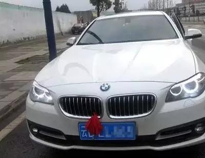 看到路上綁紅布條的新車，為什麼老司機都會主動避讓？ 
