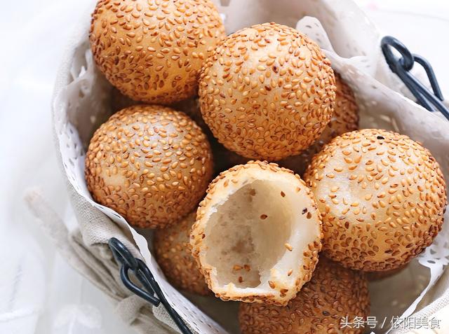 圓滾滾的多款「麻團」，口味焦脆、油甜、麻仁香濃，要趁熱吃