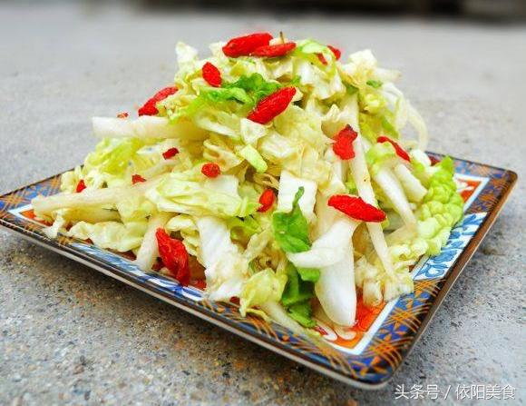 「百菜不如白菜」常吃白菜保健康，炒煮蒸都很美味，價格還偏宜~