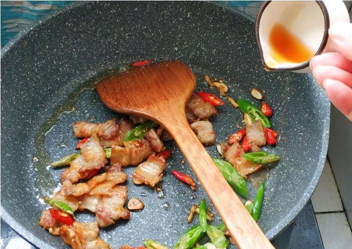 好吃美味的家常小炒肉的做法