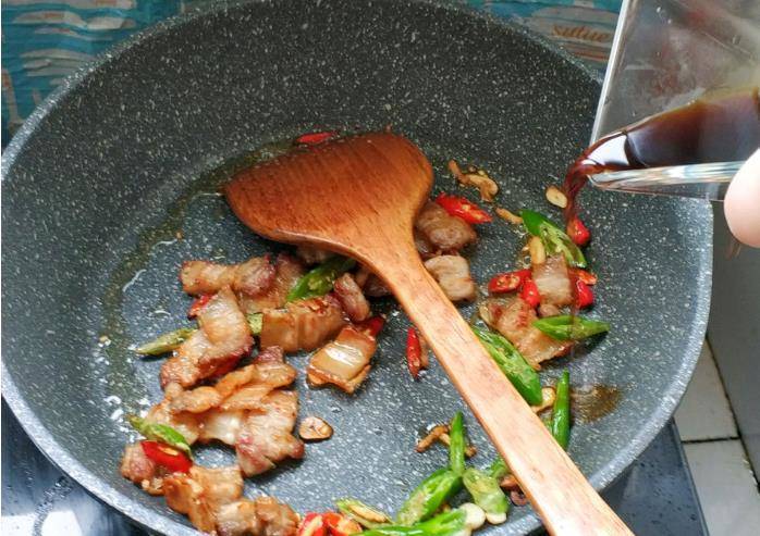 好吃美味的家常小炒肉的做法