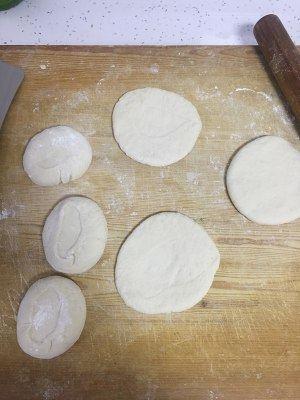 「美食」家庭版肉夾饃做法，外酥裡嫩，鮮嫩多汁，比外賣好吃10倍