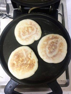 「美食」家庭版肉夾饃做法，外酥裡嫩，鮮嫩多汁，比外賣好吃10倍