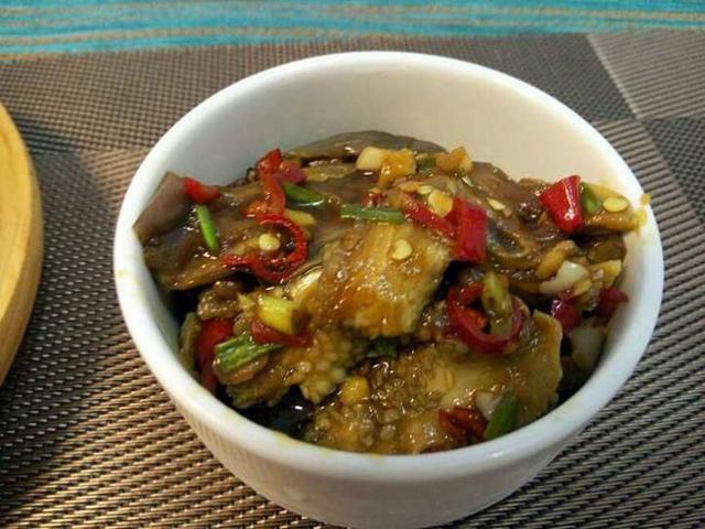 茄子這麼做，堪稱米飯殺手，絕對夠味，喜歡茄子的人都懂得！