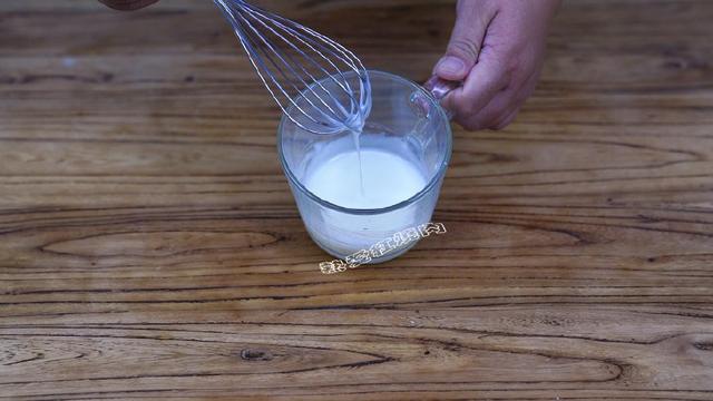 用這個方法做蛋糕一次就成功，而且做好的蛋糕不塌不裂組織均勻