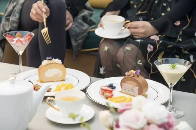范冰冰超愛的外灘露台火鍋，我們花1W+滾了遍菜單