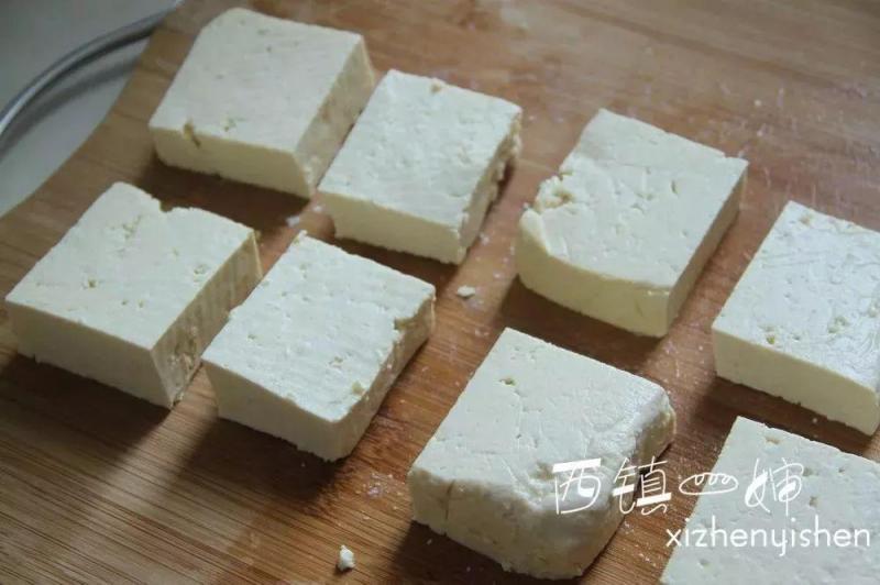 傳統做法改良的客家菜，低脂清淡不失風味，做了兩大盤還不夠吃
