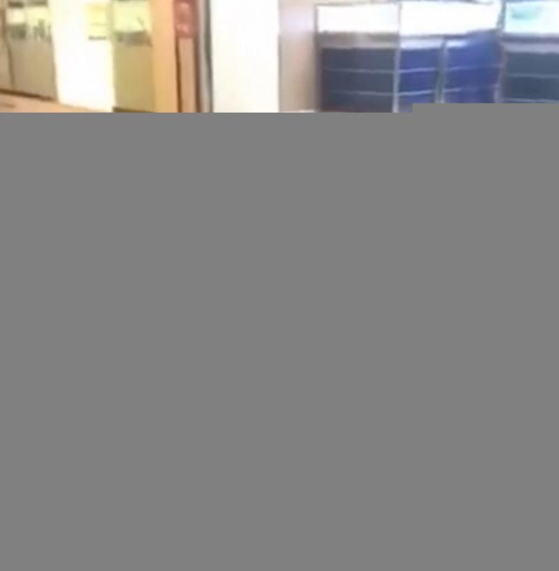 小哈士奇貪玩不願意回家，結果被大狗拖著回去，二哈一路耍賴
