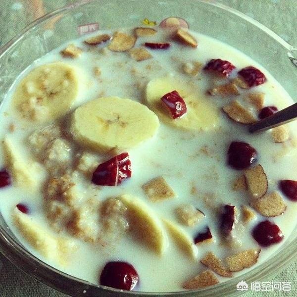 每天早上喝碗牛奶燕麥粥，堅持一個月會怎麼樣？