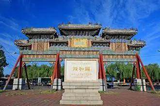 墓碑上只因刻上這8個字400年無人敢盜！乾隆看後嚇得在旁邊修了一座大廟。